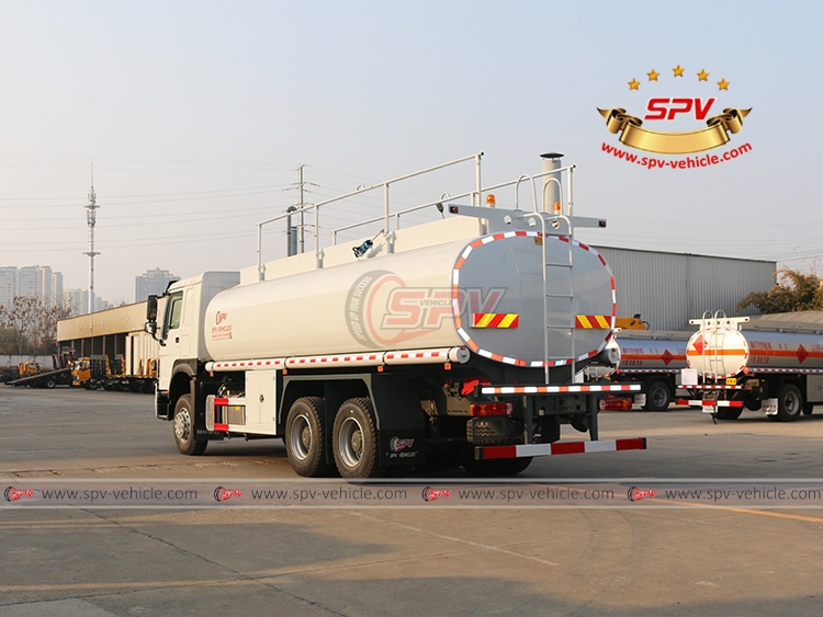 SPV-Vehicle - 22,000 Litres Fuel Tank Truck Sinotruk - Left Back Side View